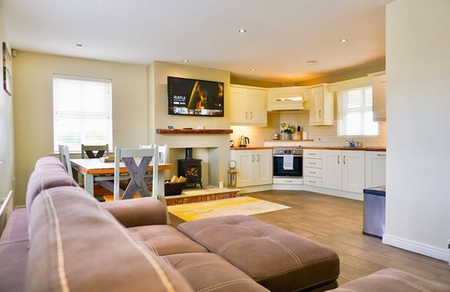 Newry House | Family-Bungalow-Private Bathroom-Countryside view