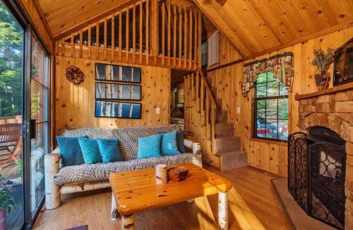 Points House | Family Cabin on 6 Acres with Lake Access and Hot Tub!