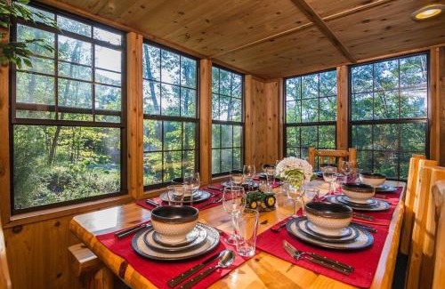Points House | Family Cabin on 6 Acres with Lake Access and Hot Tub!