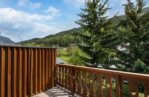 Le Praz Ski Chalet | Family Chalet in Central Courchevel le Praz - Sleeps 8, Close to Slopes, South-Facing Terrace