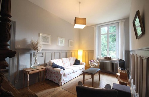 Hugleville-en-Caux Other | Family chateau in the middle of its large wooded park.