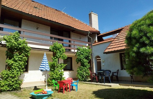 Mnetes Ski Chalet | Family Cottage Near Prague - Pool, Sauna, Garden & Castles Nearby