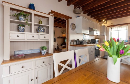 York Cottage | Family Cottage Private Bathroom with Garden View at Skipbridge Farm Cottages