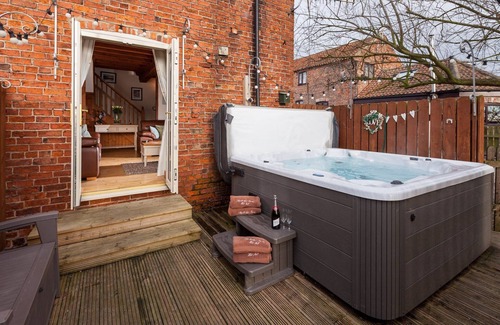 York Cottage | Family Cottage Private Bathroom with Garden View at Skipbridge Farm Cottages