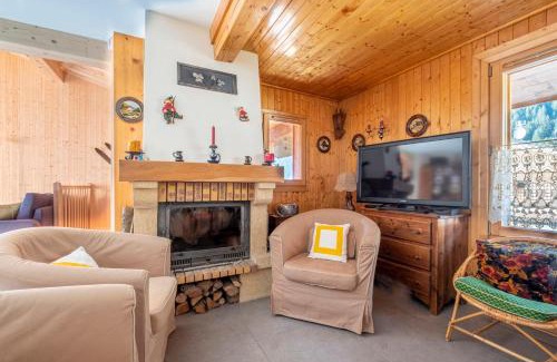 Les Bossons Ski Chalet | Family Cottage With Balcony In Chamonix