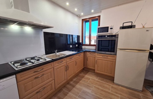 Segry Cottage | Family cottage with shared pool, terrace, and WiFi
