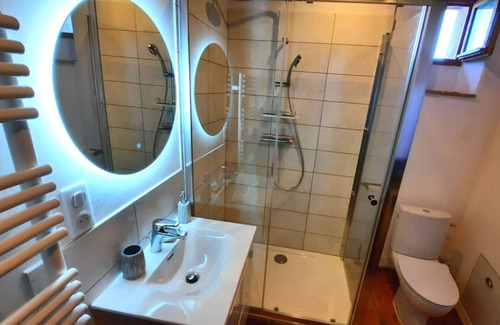 Cros House | Family double room B&B ★ king size bed ★ pool and spa ★ garden view ★ free WIFI