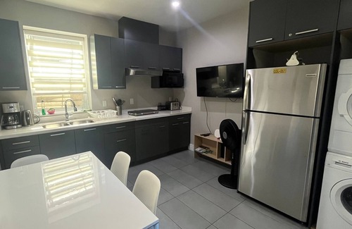 Burnaby Apartment | Family Friendly 2 Bed Rooms Basement Suite The Chateau - ST No. 00177094