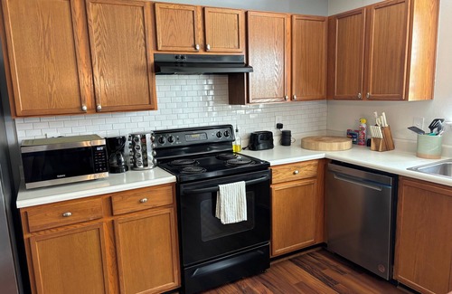 Indianapolis House | Family Friendly 3 bed, 2.5 bath house with WiFi, AC near Brownsburg and Speedway
