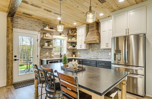 Easley House | Family-Friendly Barndominium Near Greenville!