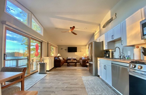 West Branch Cottage | Family Friendly Beachfront Lakehouse