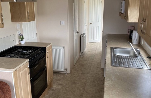 Clacton-on-Sea House | Family-friendly Caravans With On-site Pool and Entertainment