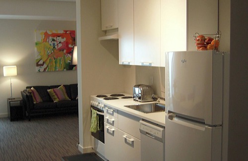 Hollyburn Apartment | Family-Friendly 2BR Ambleside Suite Near Beach & Trails