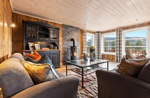 Gol Municipality House | Family-friendly cabin at Hemsedal w sauna, skiing & golf at your doorstep