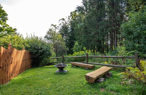 West Valley House | Family-Friendly Cabin with Heated Pool & Sauna
