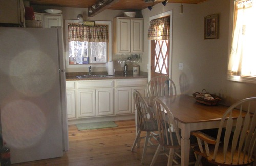 Eidelweiss Village Ski Chalet | Family Friendly Chalet Eidelweiss Village minutes to North Conway NH Storyland