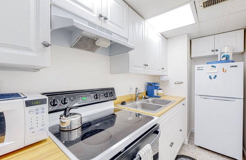 North Ocean City Condo | Family-Friendly Condo near the Ocean w/Balcony, Free WiFi, A/C, Shared Pool