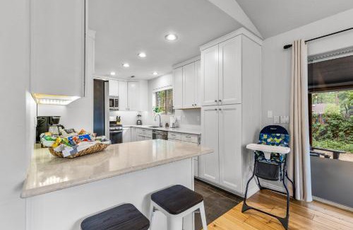 Flagstaff House | Family Friendly Escape~ Close to Downtown ~Airport ~Sedona & Grand Canyon