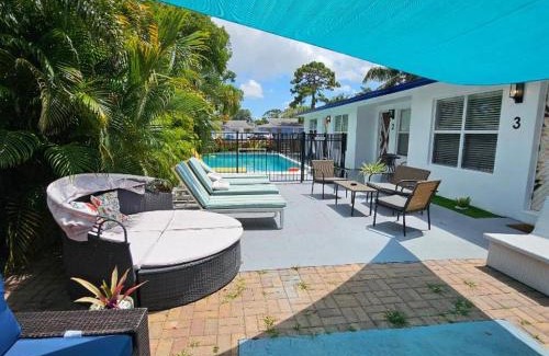 Central Oakland Park Apartment | Family Friendly Gateway with Pool & Patios, Near Beaches, Groceries and Restaurants Prime Location!