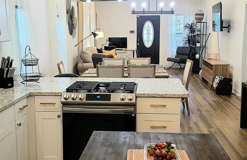 Greater Heights House | Family Friendly Greater Heights Cottage Newly renovated - Must See