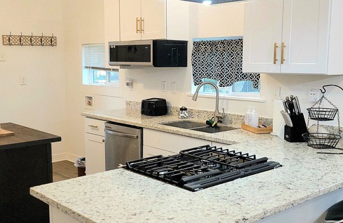 Greater Heights House | Family Friendly Greater Heights Cottage Newly renovated - Must See