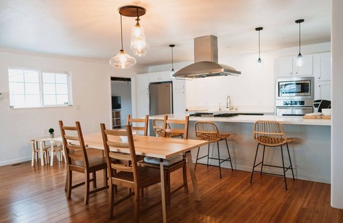 Marina House | Family Friendly Home Near Beach