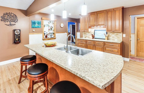 Crystal House | Family-Friendly Home w/Furnish Patio in Crystal!