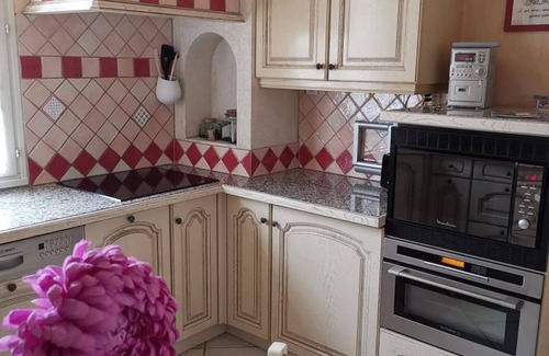 Oisly Cottage | Family-Friendly Home with Garden, Near Loire Castles and Vineyards