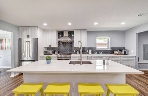 Northeast Carrollton House | Family-friendly, King bed, Remote work, Near Highways, Games, Foosball, Grill