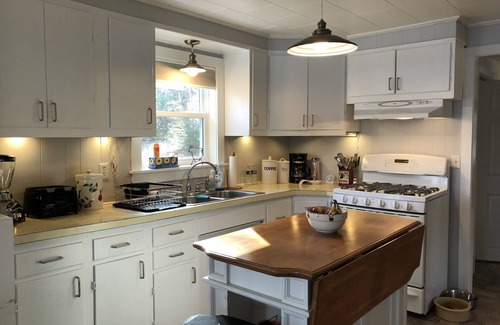 Portage Lake House | Family-Friendly Lake House & Hunters Lodging