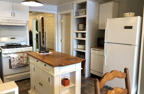Portage Lake House | Family-Friendly Lake House & Hunters Lodging