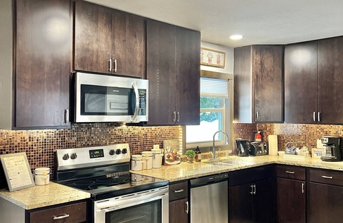 Wautoma House | Family friendly lakeside cottage, stunning views!