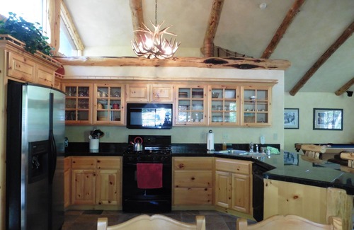 Upper Moonridge Cabin | Family-Friendly Moonridge Cabin