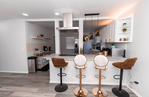 Valley Springs House | Family friendly mountain view, modern retreat.