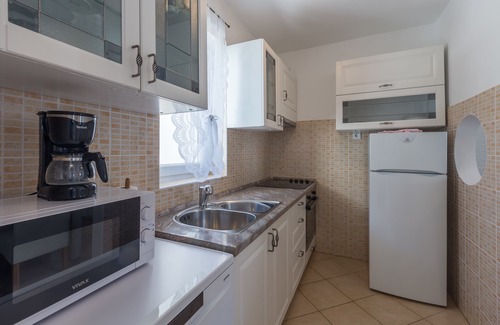 Brulo House | Family-friendly, quiet location, near the beach, barbecue in the garden,