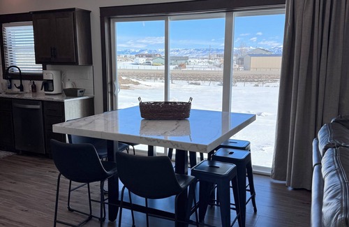 Pinedale House | Family friendly spacious 4-bedroom house in charming Pinedale