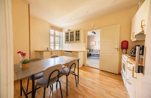 Bergen City Centre Apartment | Family-Friendly Spacious 4BR near Downtown & Ocean