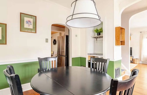 New Cumberland House | Family Friendly, Peaceful Yard, Dedicated Work Space, Close to Local Attractions