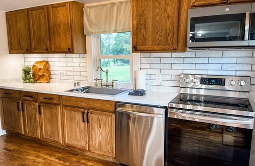Luray House | Family Friendly w/Mountain Views, Hot Tub, Fire Pit, 4 mins to Luray Caverns