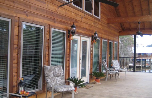 Karnack House | Family Friendly Waterfront River House "DOWN BY THE LAZY RIVER"