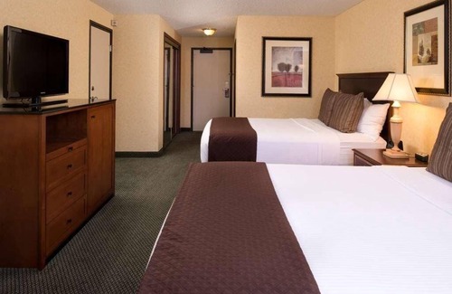 Tri-Cities Resort | Family Fun at Gesa Carousel of Dreams! Pet-friendly Property! w/Pool, Parking!