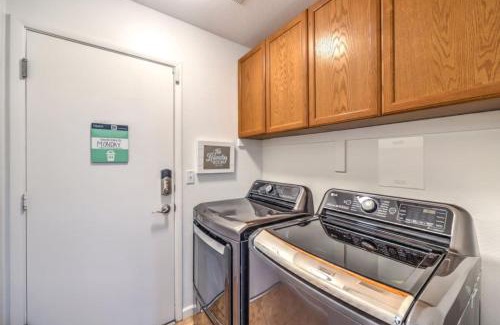 River Mountain House | Family Fun for Everyone in Las Vegas- 4 Bedrooms, Billiards, Game Room