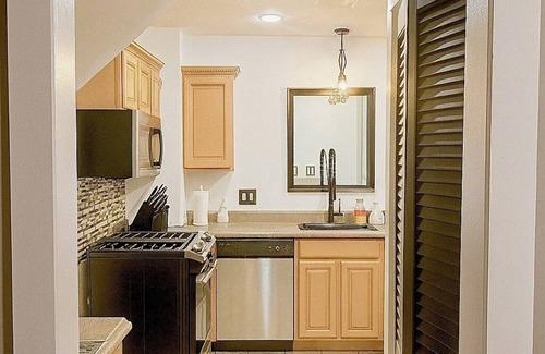 Newtonville House | Family Fun! Pool, Fire Pit, Huge Yard Near SUNY Albany & Attractions