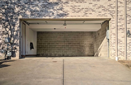 Monroeville Apartment | Family Getaway 16 Mi to Pittsburgh!