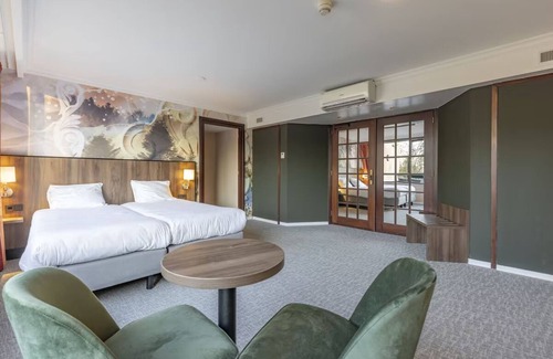 Exloo Hotel | Family Getaway with Indoor Pool — Hiking Trails and Complimentary Parking