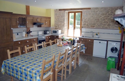 Saint-Servant Cottage | Family Gite, private heated pool, 5 bedrooms, 5 bathrooms, jacuzzi, sleeps 12