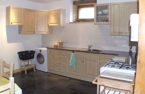 Saint-Servant Cottage | Family Gite, private heated pool, 5 bedrooms, 5 bathrooms, jacuzzi, sleeps 12