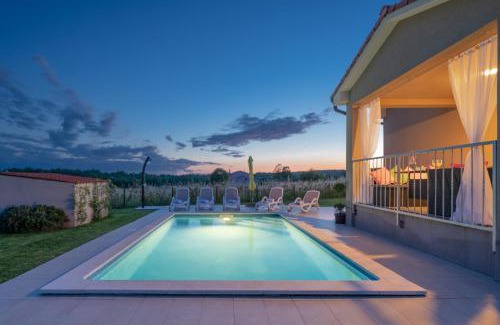 Grandici House | Family holiday house with private pool and playground