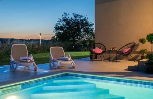 Grandici House | Family holiday house with private pool and playground