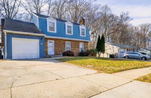 Fort Washington House | Family Home ~ 18 Mi to DC: Private Deck!